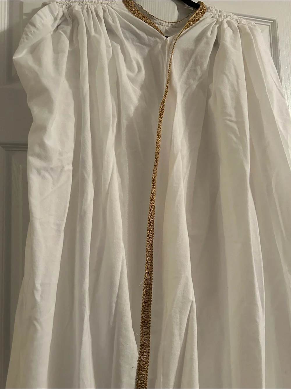 N/A white toga